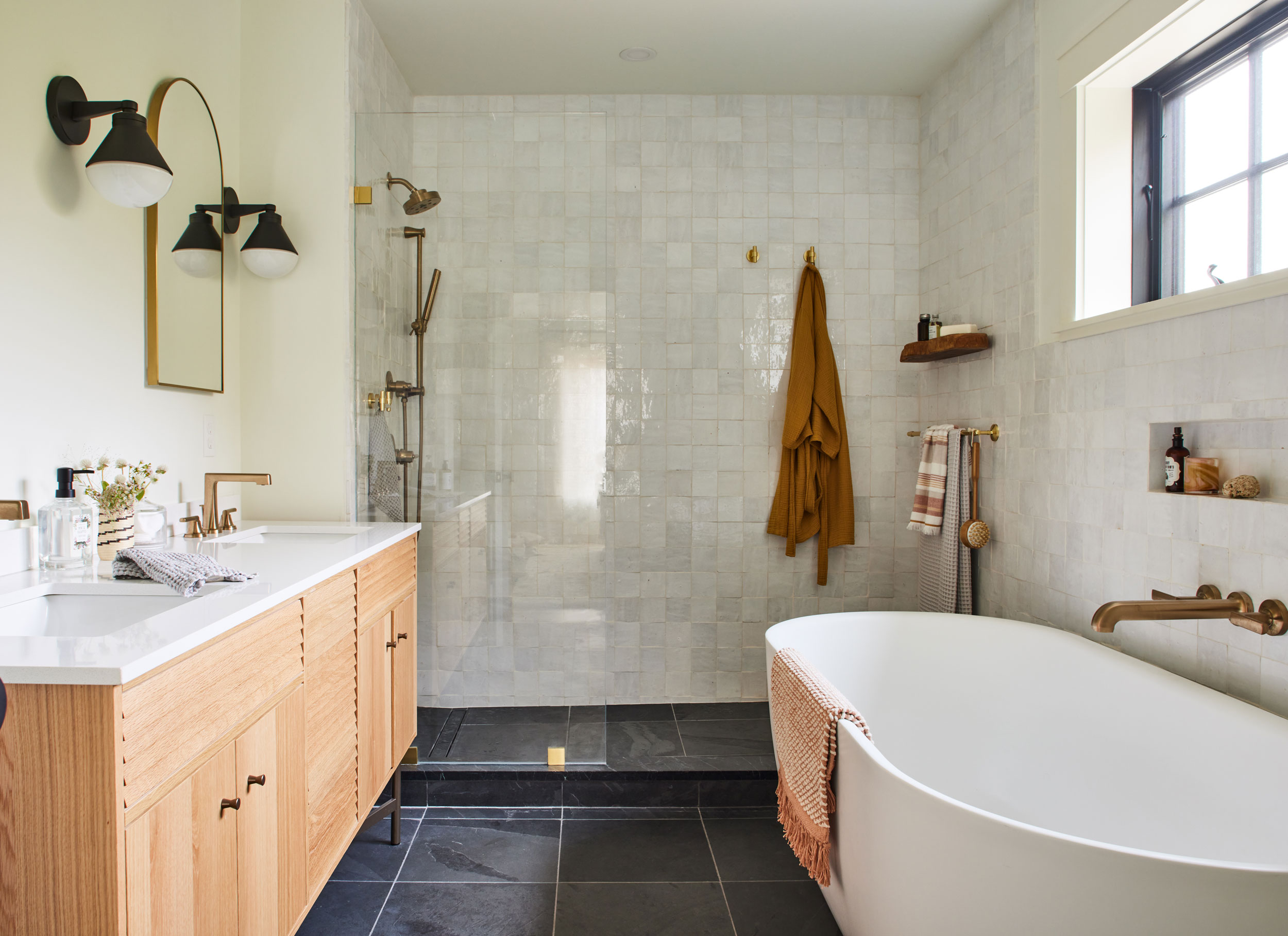 Morgan Architecture hillside house bathroom walk in shower